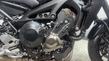 Yamaha MT-09 ABS 2020 ONLY 8K 2 OWNER AKRAPOVIC QUICKSHIFTER FSH 900CC NAKED 17