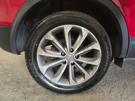 Nissan Qashqai 2.0 dCi Tekna Auto 4WD Euro 5 5dr (AVM) 27