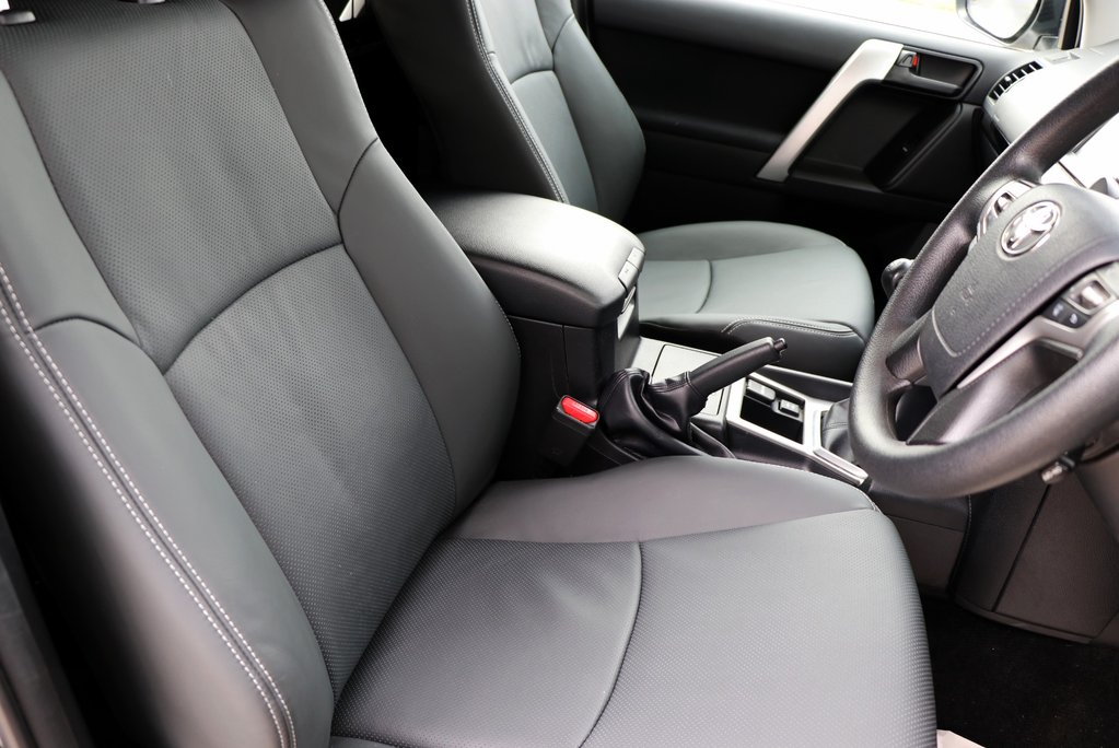 Land Cruiser Commercial 7