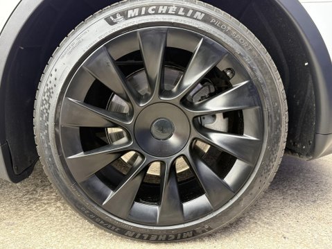 Tesla Model Y SUV 5dr Electric Auto RWD (346 ps) 16