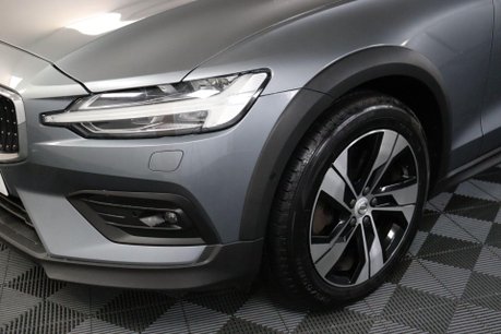 Volvo V60 B4 CROSS COUNTRY AWD MHEV 30