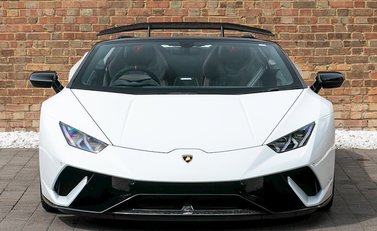 Lamborghini Huracan Spyder LP640-4 Performante 4