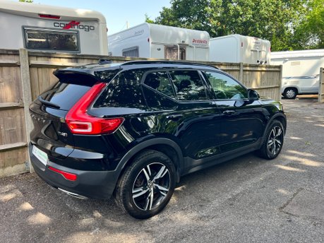 Volvo XC40 2.0 T4 R-DESIGN AWD AUTOMATIC 4