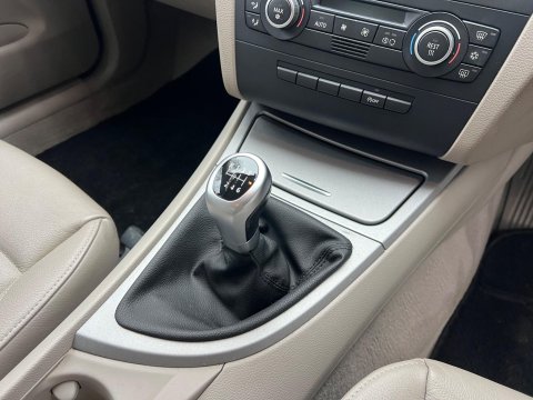 BMW 1 Series 118D SE 26