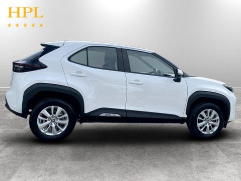 Toyota Yaris Cross 1.5 VVT-h Icon SUV 5dr Petrol Hybrid E-CVT Euro 6 (s/s) (116 ps) 8