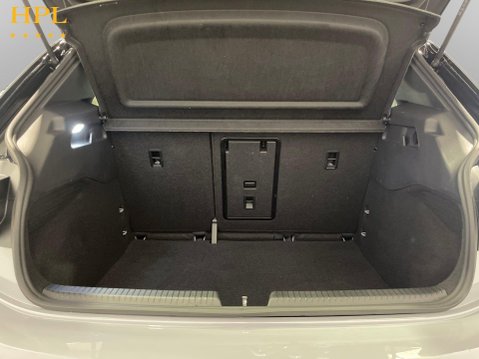 Volkswagen ID.3 Pro 59kWh Hatchback 5dr Electric Auto (204 ps) 21