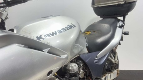 Kawasaki ZR Z750 2002 35K RUNNING PROJECT BIKE 750CC TOUER COMMUTER 20