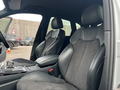 Audi Q5 2.0 TDI 40 Black Edition SUV 5dr Diesel S Tronic quattro Euro 6 (s/s) (190 18