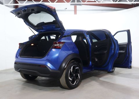 Nissan Juke 1.6 Juke N-Connecta HEV CVT 5dr 55