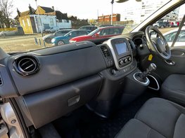 Renault Trafic 2.0 Trafic Sport Energy dCi 5dr 21