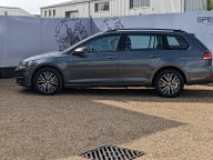 Volkswagen Golf SE NAVIGATION TDI DSG 4