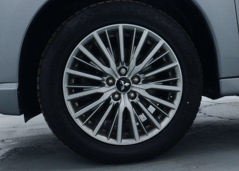 Mitsubishi Outlander 2.4h TwinMotor 13.8kWh Dynamic Safety SUV 5dr Petrol Plug-in Hybrid CVT 4WD 16