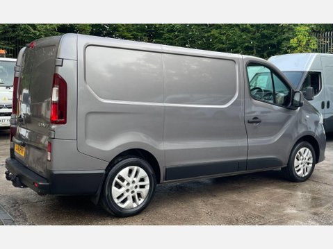 Renault Trafic 1.6 dCi 27 Sport SWB Standard Roof Euro 5 5dr 10