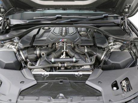 BMW M5 Comfort, Driving Assistant Plus Pack, M Exhaust and B&W Service History