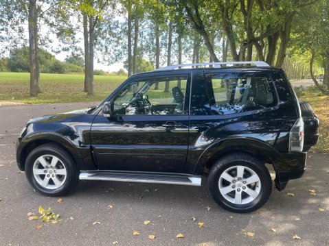 Mitsubishi Shogun 3.2 DI-DC Equippe Auto 4WD Euro 5 3dr SWB 21