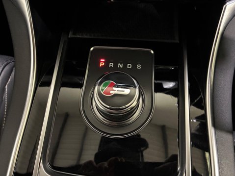 Jaguar XF 3.0d V6 S Auto Euro 6 (s/s) 4dr 37