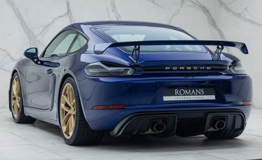 Porsche Cayman GT4 (718) 10