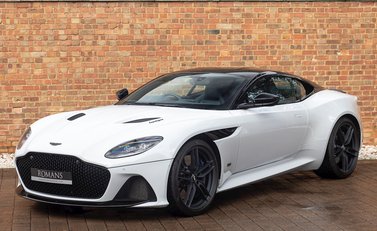 Aston Martin DBS Superleggera 6