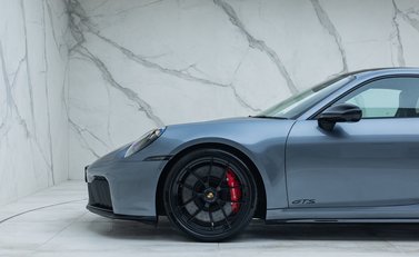 Porsche 911 Carrera 4 GTS (992.2) 39
