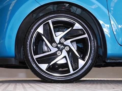 Hyundai i10 1.0 MPi Premium 5dr Auto 16