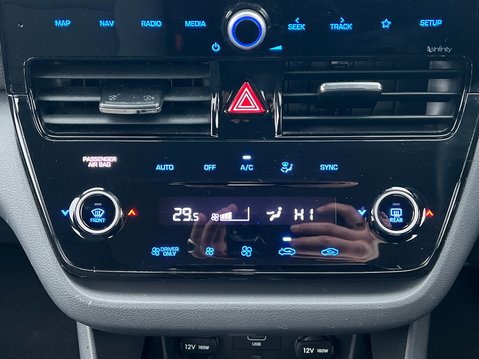 Hyundai IONIQ PREMIUM MHEV 27