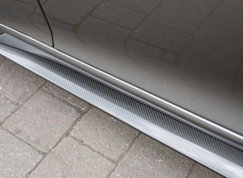 Aston Martin Vanquish S 27