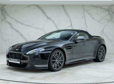 Aston Martin V12 Vantage S Roadster 4