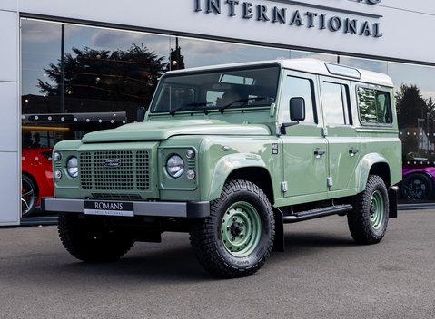 Land Rover Defender 110 HERITAGE 2