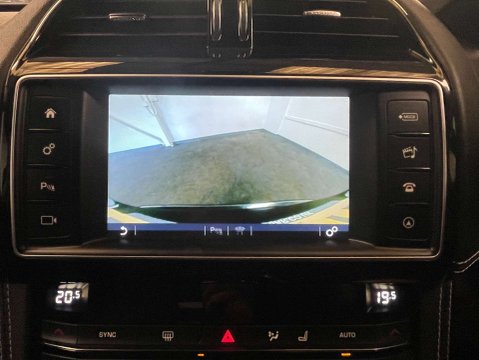 Jaguar F-Pace 2.0 F-PACE R-Sport AWD D Auto 4WD 5dr 20