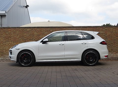 Porsche Cayenne GTS 5