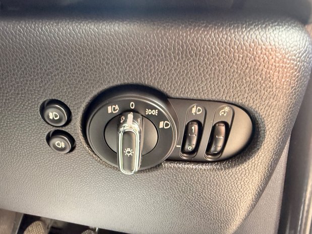 Mini Hatch COOPER 15