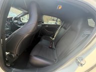 Mercedes-Benz GLA GLA 250 4MATIC AMG LINE 11