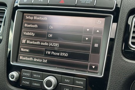 Volkswagen Touareg 3.0 TDI V6 BlueMotion Tech R-Line SUV 5dr Diesel Tiptronic 4WD Euro 6 (s/s) 51