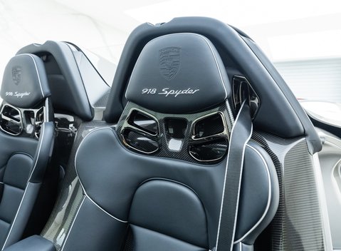 Porsche 918 Spyder 27