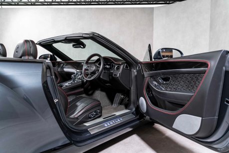 Bentley Continental GTC V8. MULLINER SPEC. DYNAMIC RIDE. ROTATING DISPLAY. CARBON INTERIOR. 15