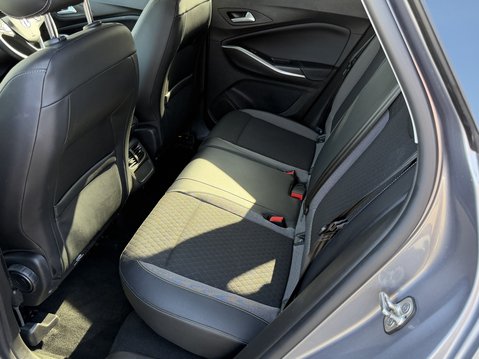 Vauxhall Grandland 1.2 Turbo SRi 5dr 36