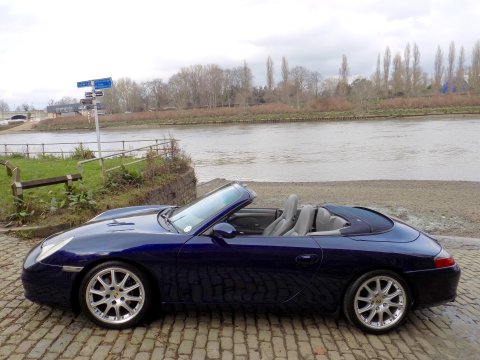Porsche 911 CARRERA 2 CONVERTIBLE 82