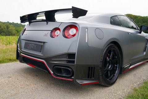 Nissan GT-R NISMO 16