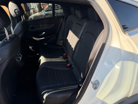 Mercedes-Benz GLC GLC 250 4MATIC AMG LINE PREMIUM 41
