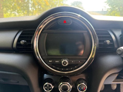 Mini Hatch 1.5 One Classic Euro 6 (s/s) 3dr 31