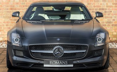 Mercedes-Benz SLS AMG 4