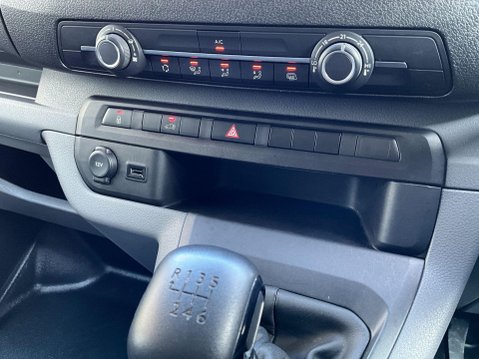 Peugeot Expert 2.0 BlueHDi 1400 Professional Standard Panel Van MWB Euro 6 (s/s) 6dr 18