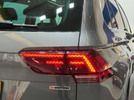 Volkswagen Tiguan 2.0 TSI SEL SUV 5dr Petrol DSG 4Motion Euro 6 (s/s) (180 ps) 36