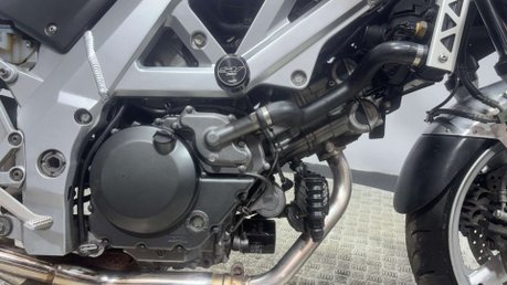 Suzuki SV650 SV650 2003 31K LONG MOT PERFECT A2 BIKE VTWIN SERVICED 650CC 24