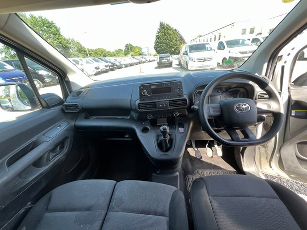 Toyota Proace City SWB L1H1 Low Roof Active Air Con EURO 6 NO VAT 27