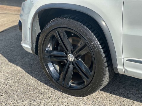 Volkswagen Tiguan 2.0 Tiguan R-Line TDI BlueMotion Technology 4Motion Semi-Auto 4WD 5dr 25
