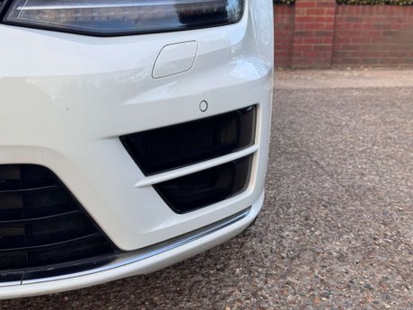 Volkswagen Golf 2.0 Golf R DSG 4WD 5dr 21