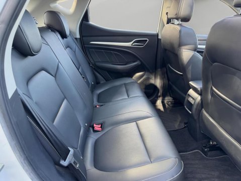 MG ZS 44.5kWh Exclusive Auto 5dr 31