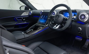 Mercedes-Benz Amg GT 63 PREMIUM + 10