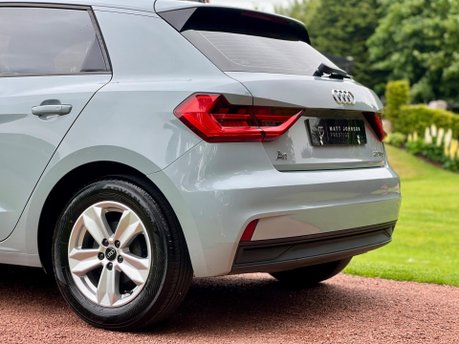 Audi A1 SPORTBACK TFSI TECHNIK 28